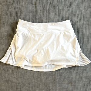 Lululemon Play Off the Pleats Mid-Rise Skirt